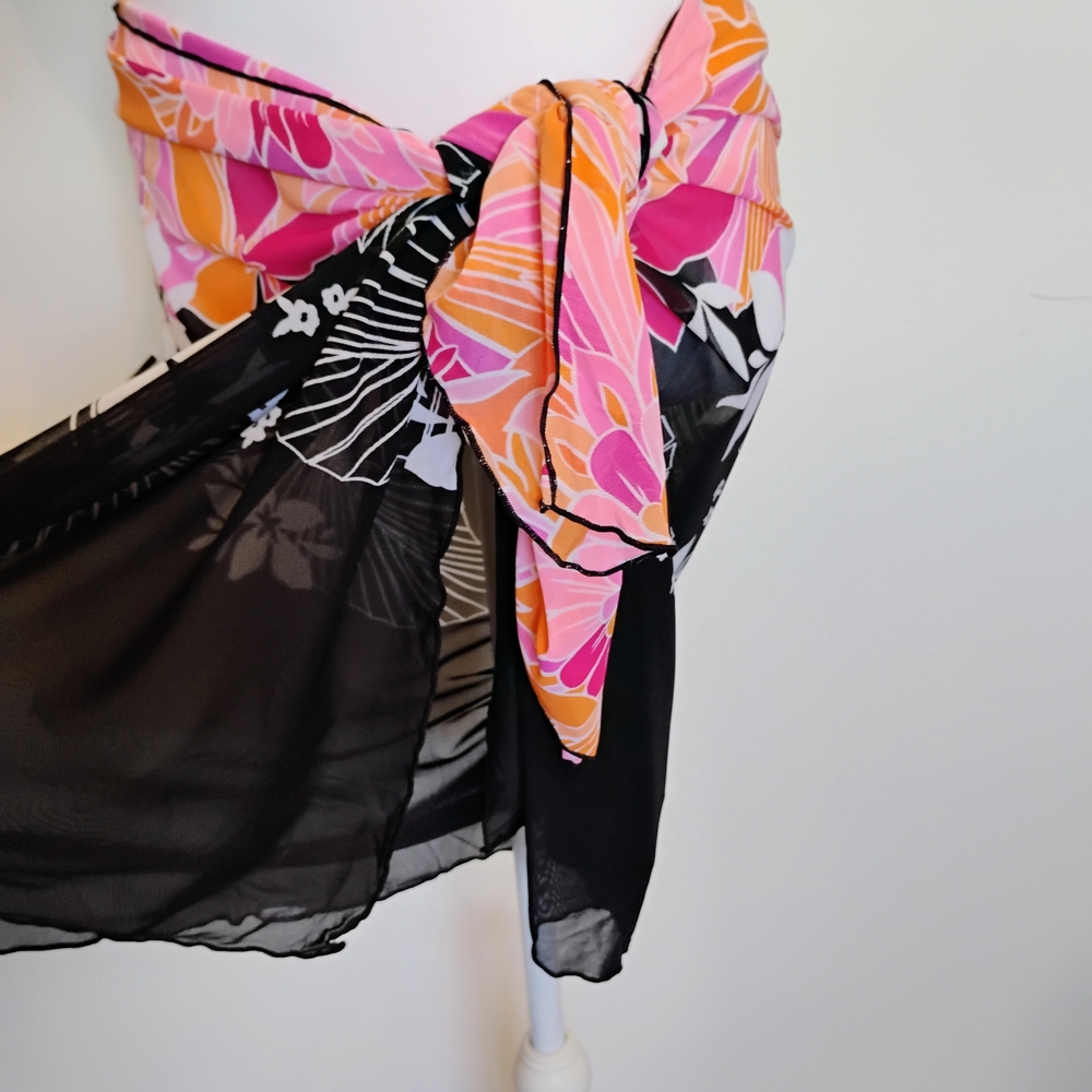 Floral Sarong Wrap in Black and Pink - Picture 5 of 10